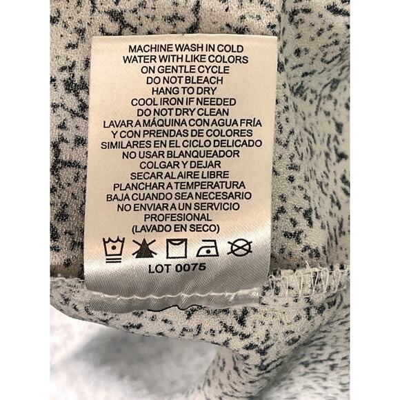 Women’s Black & White Abstract Print Blouse – V-Neck Cap Sleeve Tunic Top XXL - Picture 5 of 10